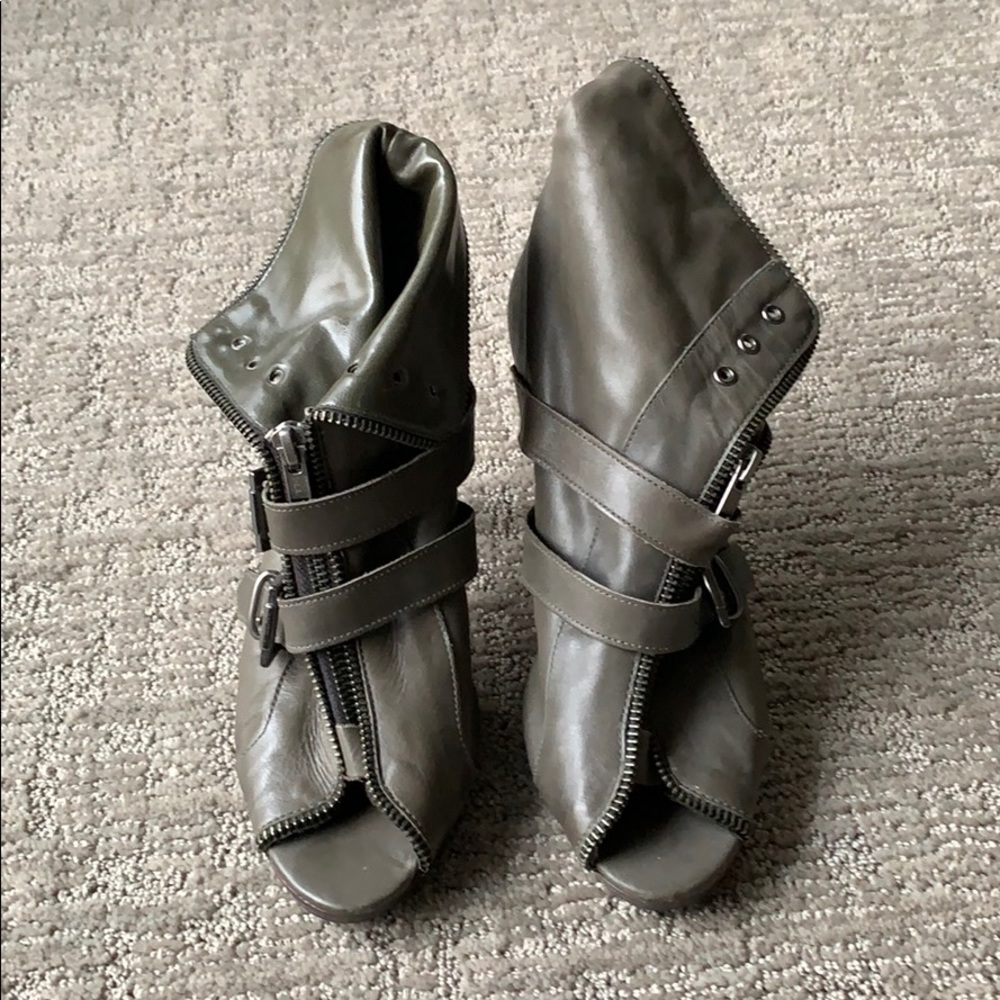 Satinato Brazilian leather booties